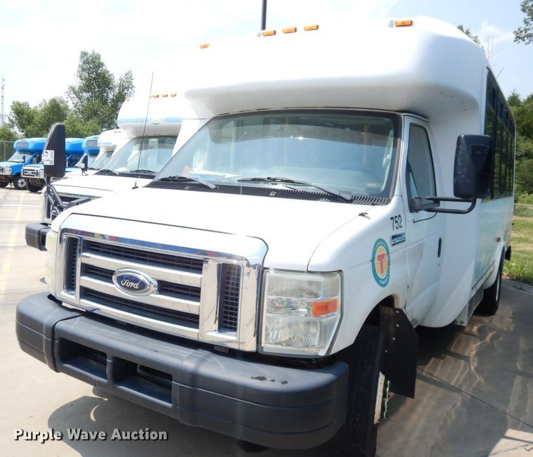 image for item DG0731 2010 Ford E450 Super Duty ElDorado  shuttle bus