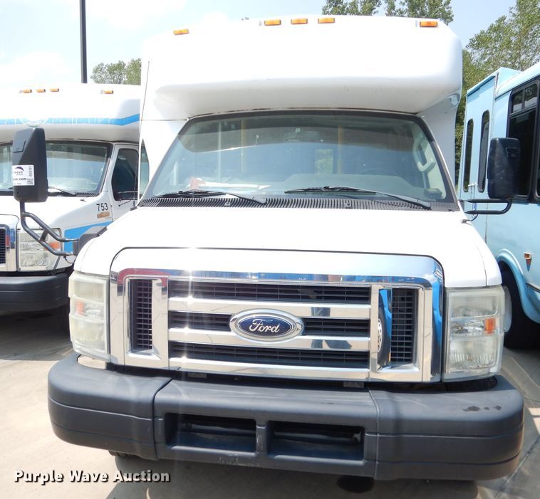 image for item DG0731 2010 Ford E450 Super Duty ElDorado  shuttle bus