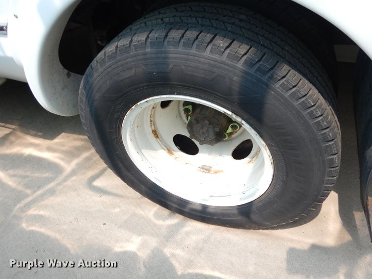 image for item DG0731 2010 Ford E450 Super Duty ElDorado  shuttle bus