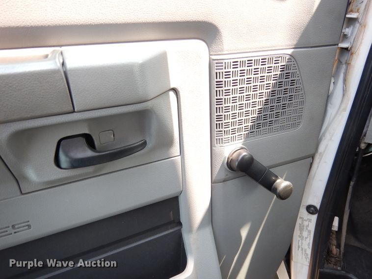 image for item DG0731 2010 Ford E450 Super Duty ElDorado  shuttle bus