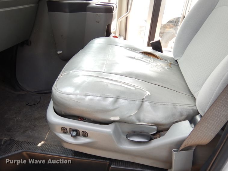 image for item DG0731 2010 Ford E450 Super Duty ElDorado  shuttle bus