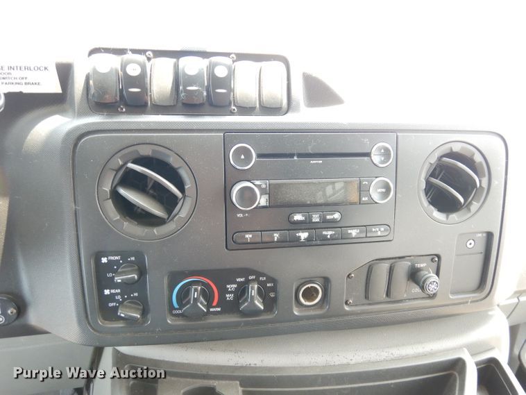 image for item DG0731 2010 Ford E450 Super Duty ElDorado  shuttle bus