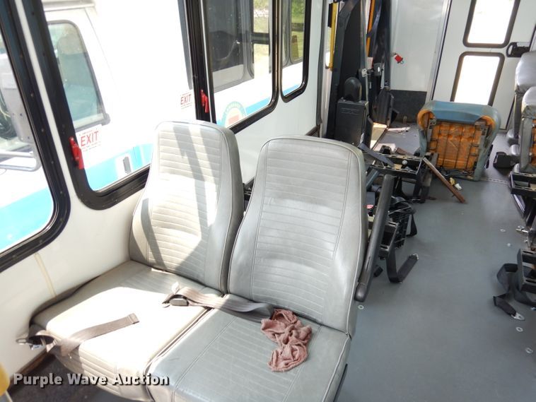 image for item DG0731 2010 Ford E450 Super Duty ElDorado  shuttle bus