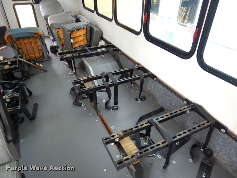 image for item DG0731 2010 Ford E450 Super Duty ElDorado  shuttle bus