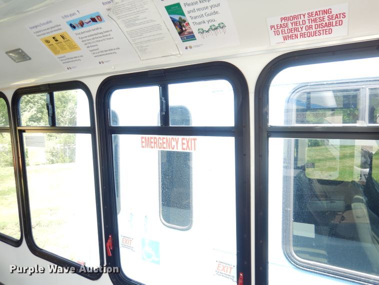 image for item DG0731 2010 Ford E450 Super Duty ElDorado  shuttle bus