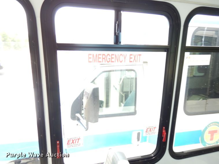 image for item DG0731 2010 Ford E450 Super Duty ElDorado  shuttle bus