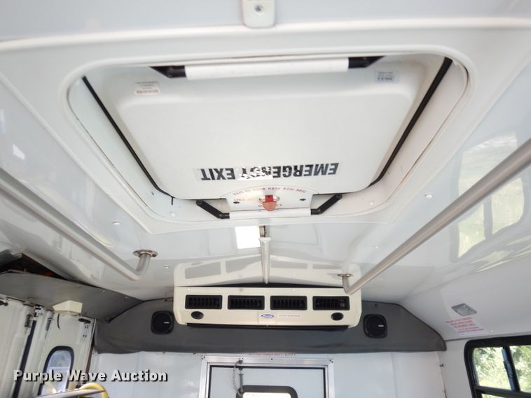 image for item DG0731 2010 Ford E450 Super Duty ElDorado  shuttle bus