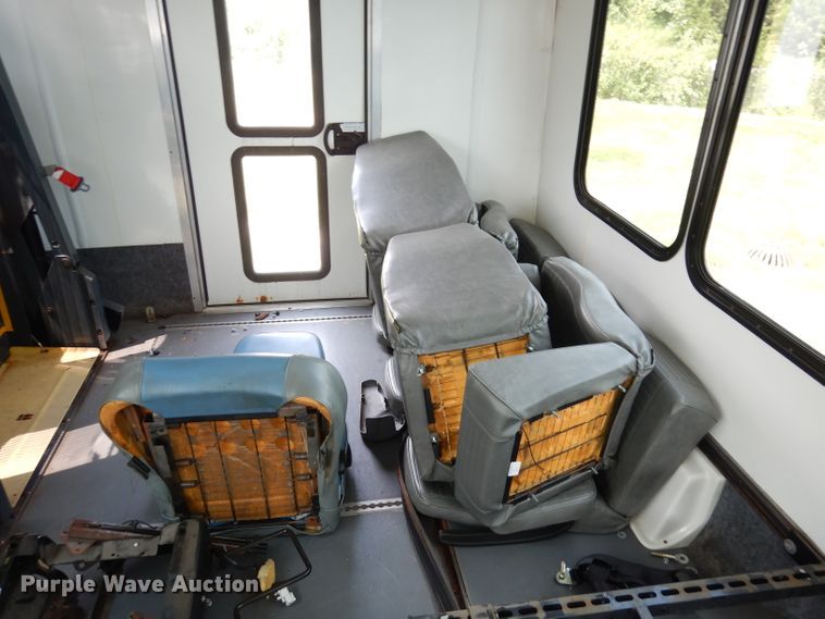 image for item DG0731 2010 Ford E450 Super Duty ElDorado  shuttle bus