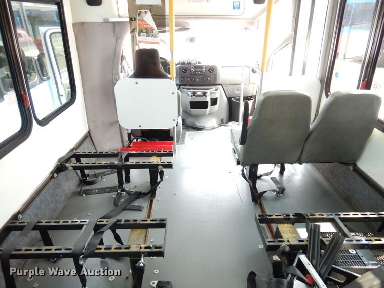 image for item DG0731 2010 Ford E450 Super Duty ElDorado  shuttle bus