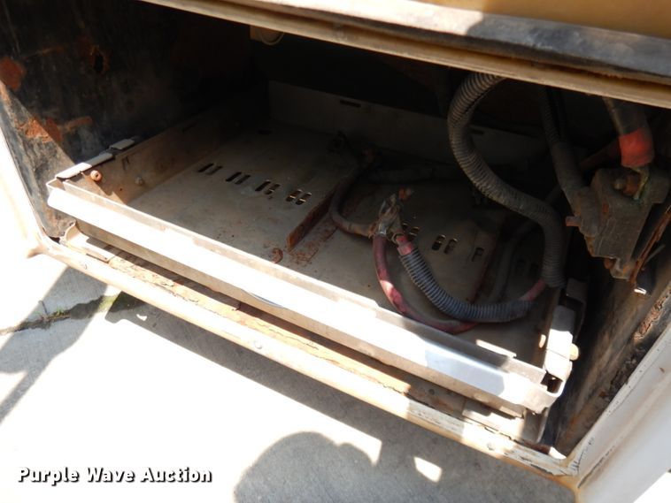 image for item DG0731 2010 Ford E450 Super Duty ElDorado  shuttle bus