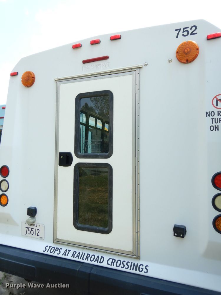 image for item DG0731 2010 Ford E450 Super Duty ElDorado  shuttle bus