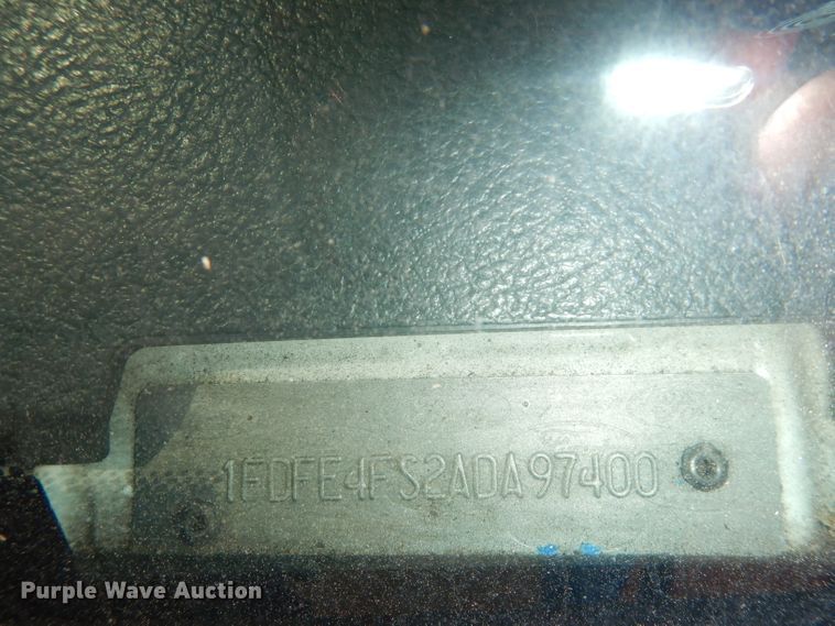 image for item DG0731 2010 Ford E450 Super Duty ElDorado  shuttle bus