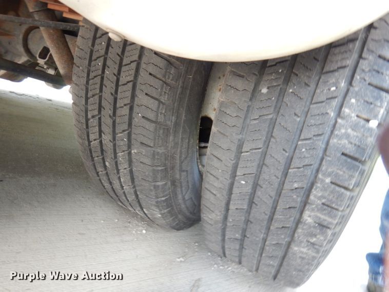 image for item DG0732 2010 Ford E450 Super Duty ElDorado  shuttle bus