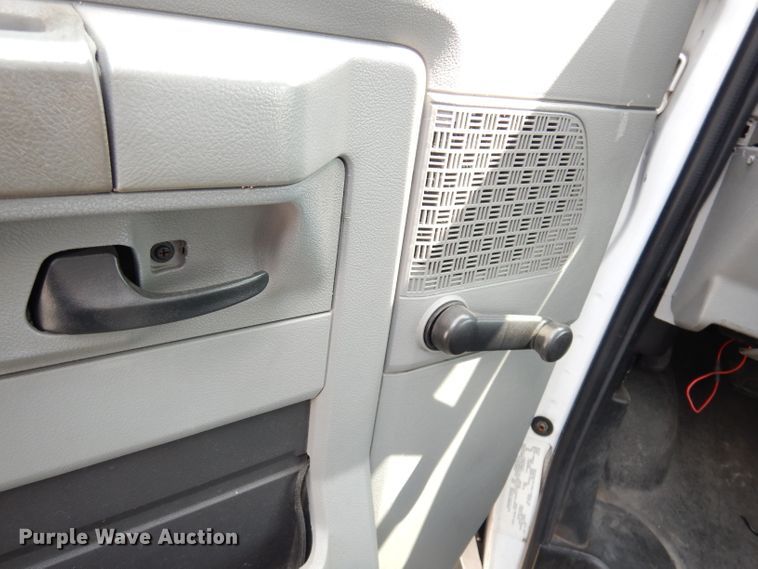 image for item DG0732 2010 Ford E450 Super Duty ElDorado  shuttle bus