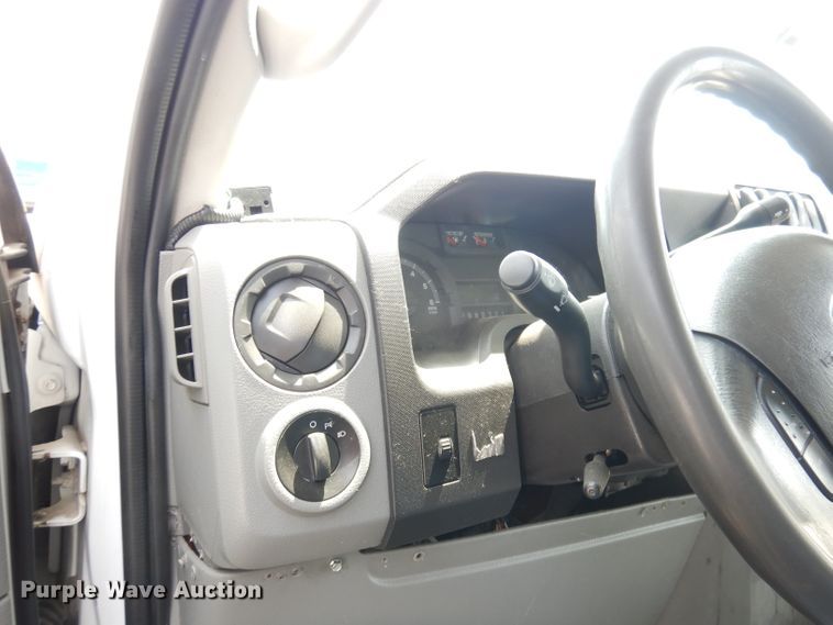 image for item DG0732 2010 Ford E450 Super Duty ElDorado  shuttle bus