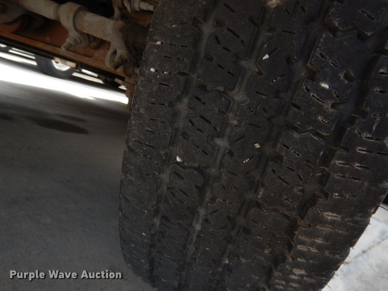 image for item DG0732 2010 Ford E450 Super Duty ElDorado  shuttle bus