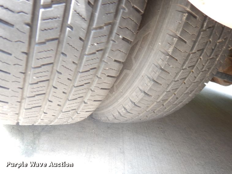 image for item DG0732 2010 Ford E450 Super Duty ElDorado  shuttle bus