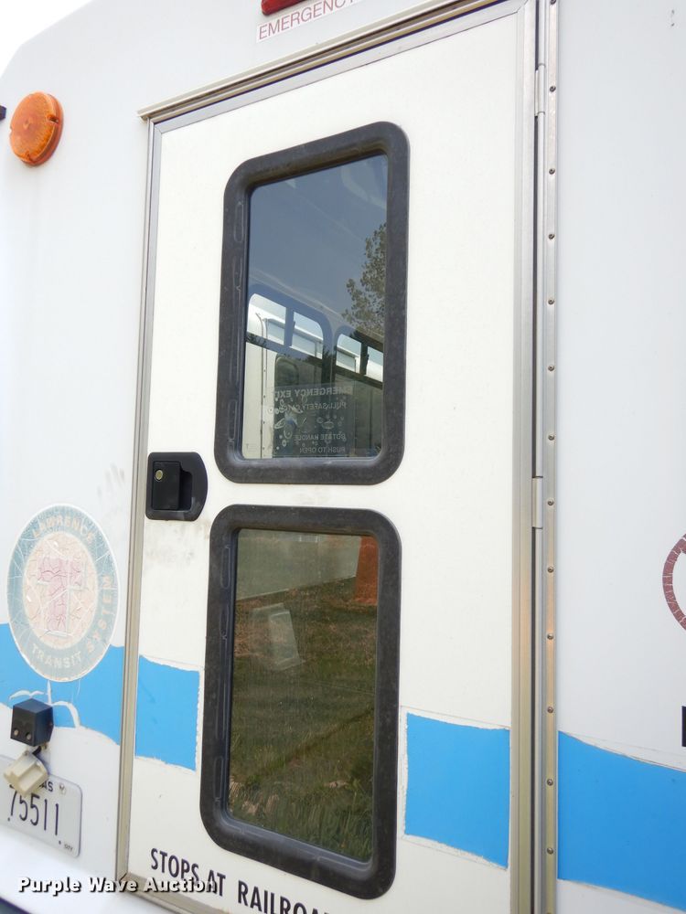 image for item DG0732 2010 Ford E450 Super Duty ElDorado  shuttle bus