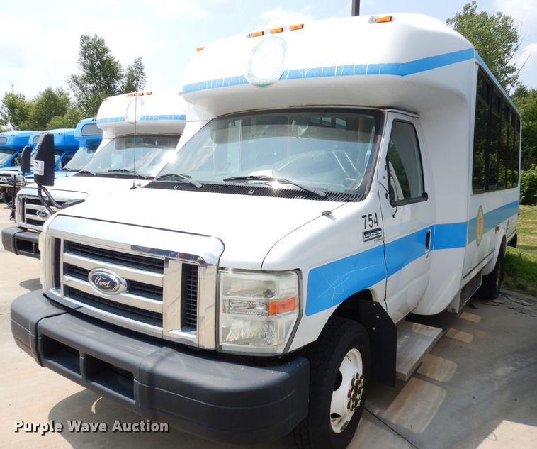 image for item DG0735 2010 Ford E450 Super Duty ElDorado  shuttle bus