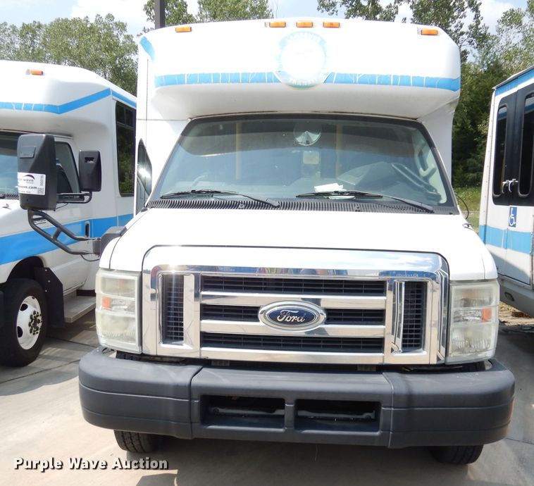image for item DG0735 2010 Ford E450 Super Duty ElDorado  shuttle bus