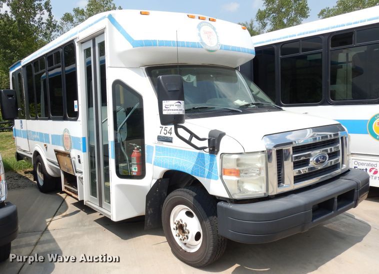 image for item DG0735 2010 Ford E450 Super Duty ElDorado  shuttle bus