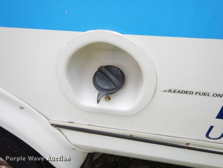 image for item DG0735 2010 Ford E450 Super Duty ElDorado  shuttle bus