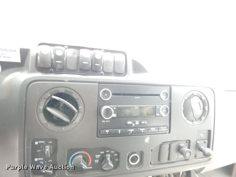 image for item DG0735 2010 Ford E450 Super Duty ElDorado  shuttle bus