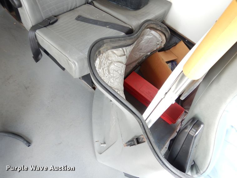 image for item DG0735 2010 Ford E450 Super Duty ElDorado  shuttle bus