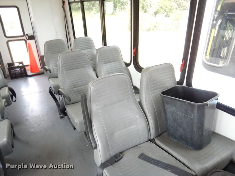 image for item DG0735 2010 Ford E450 Super Duty ElDorado  shuttle bus