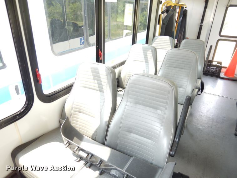 image for item DG0735 2010 Ford E450 Super Duty ElDorado  shuttle bus