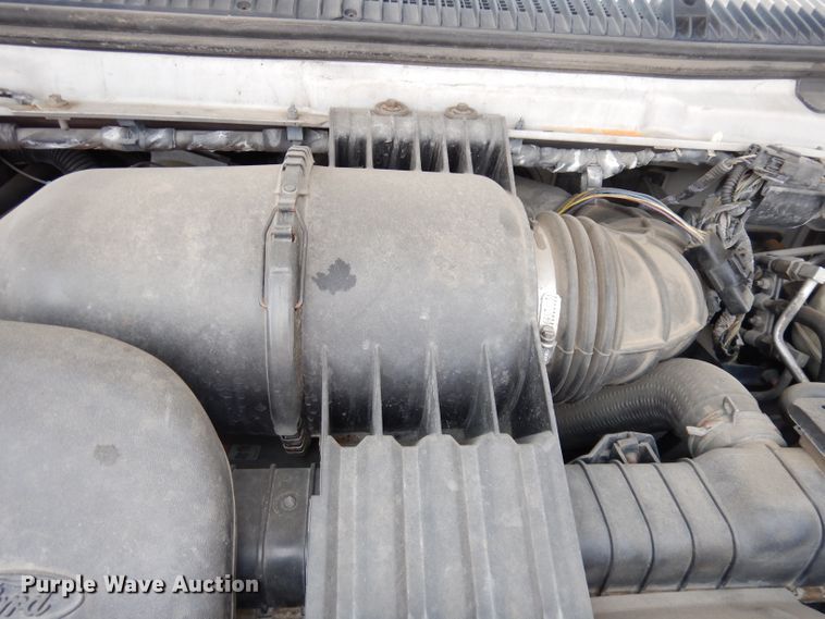 image for item DG0735 2010 Ford E450 Super Duty ElDorado  shuttle bus