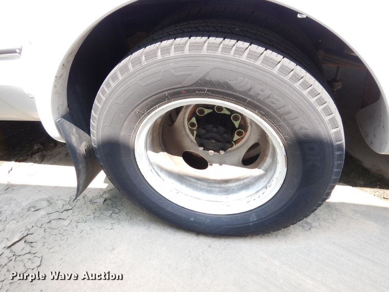 image for item DG0735 2010 Ford E450 Super Duty ElDorado  shuttle bus