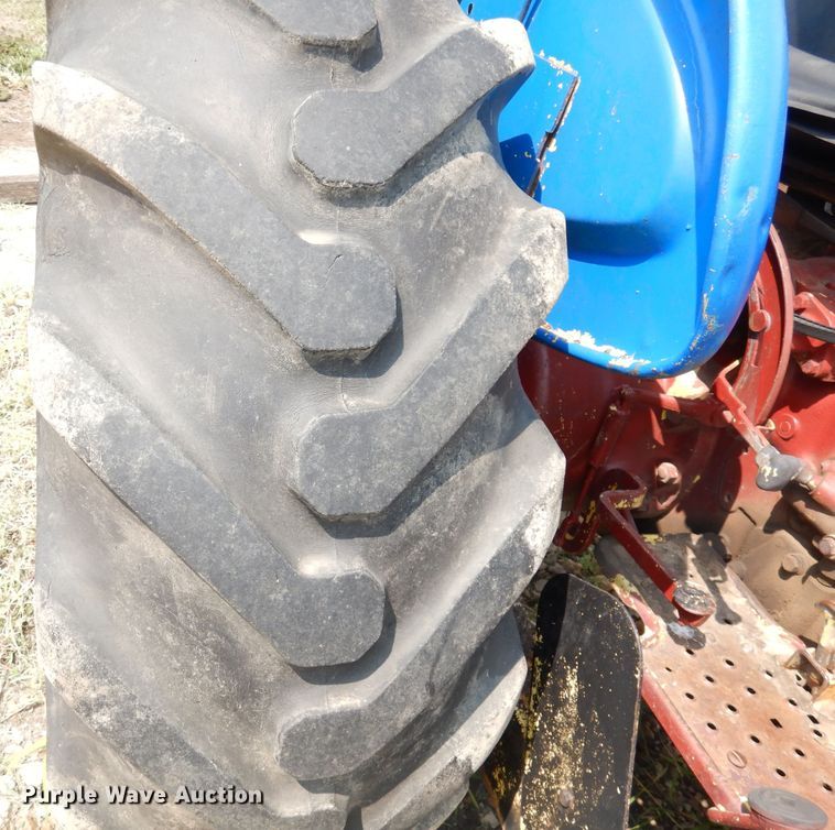 image for item DG0736 Ford 3550  tractor
