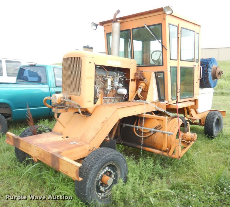 image for item DG0739 Broce T15  broom