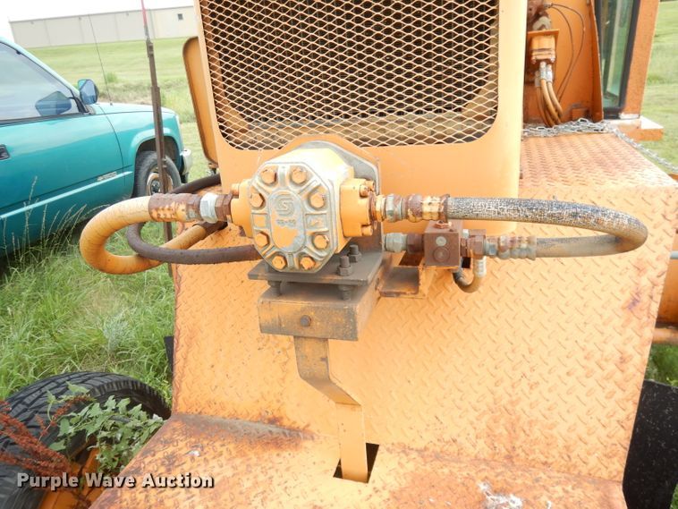 image for item DG0739 Broce T15  broom