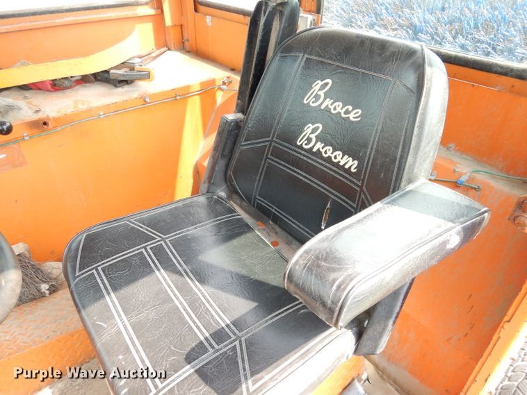 image for item DG0739 Broce T15  broom