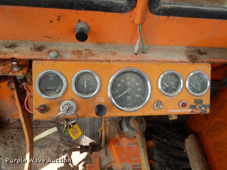 image for item DG0739 Broce T15  broom