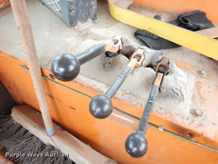 image for item DG0739 Broce T15  broom