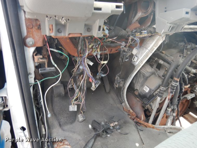 image for item DG0740 2011 Ford E450 Super Duty ElDorado  shuttle bus