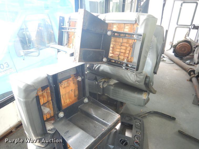 image for item DG0740 2011 Ford E450 Super Duty ElDorado  shuttle bus