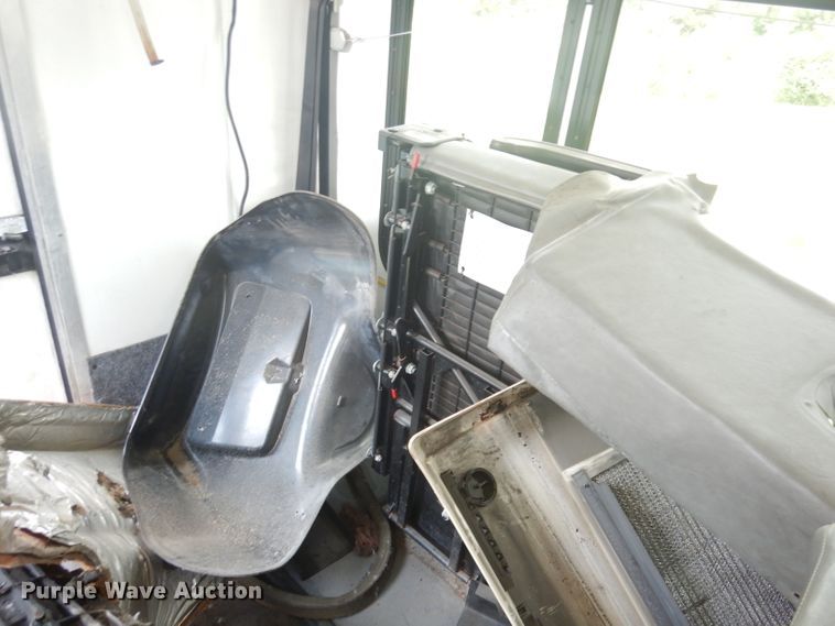 image for item DG0740 2011 Ford E450 Super Duty ElDorado  shuttle bus