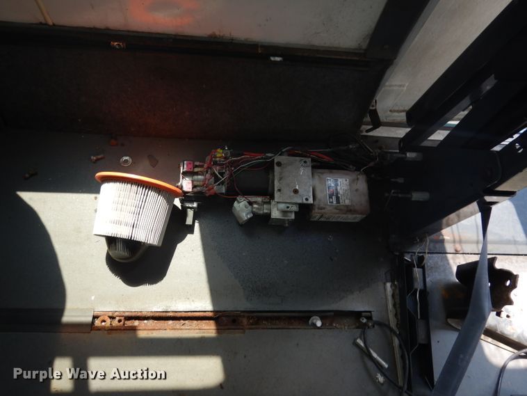 image for item DG0740 2011 Ford E450 Super Duty ElDorado  shuttle bus