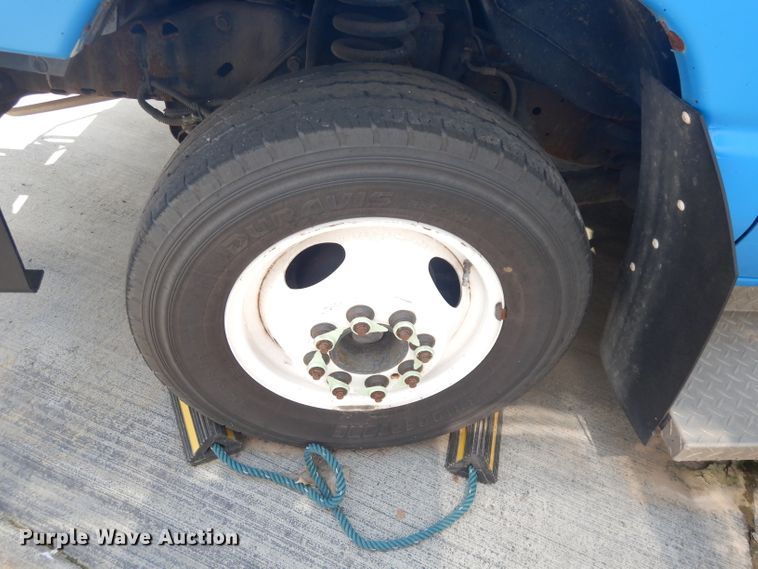 image for item DG0740 2011 Ford E450 Super Duty ElDorado  shuttle bus