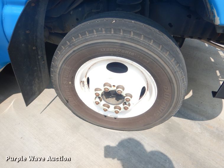 image for item DG0740 2011 Ford E450 Super Duty ElDorado  shuttle bus