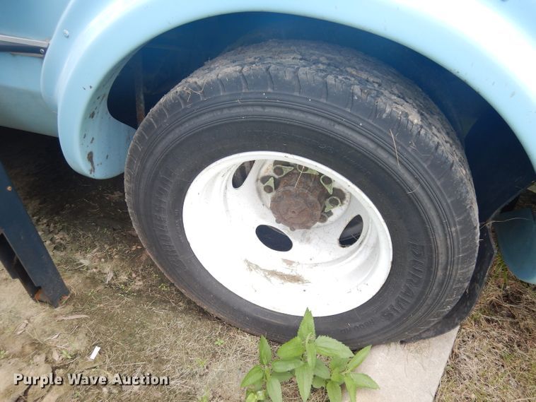 image for item DG0741 2011 Ford E450 Super Duty ElDorado  shuttle bus