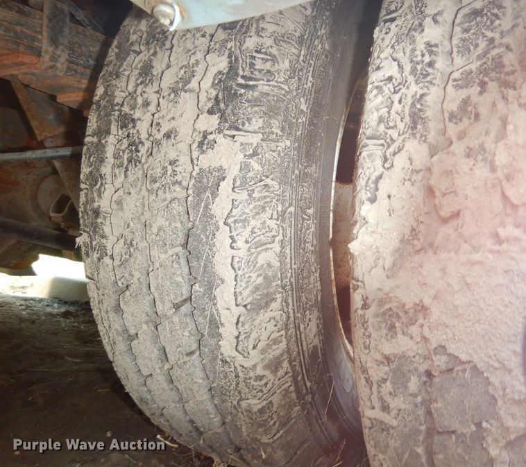 image for item DG0741 2011 Ford E450 Super Duty ElDorado  shuttle bus