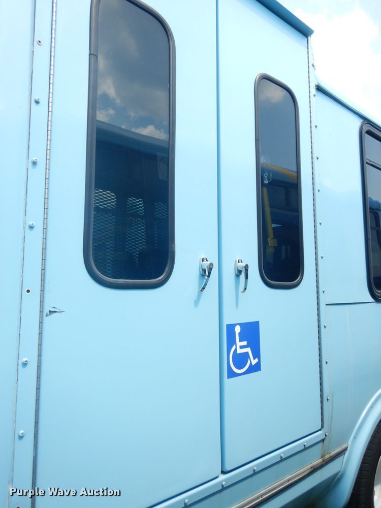 image for item DG0741 2011 Ford E450 Super Duty ElDorado  shuttle bus