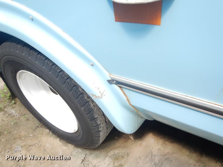 image for item DG0741 2011 Ford E450 Super Duty ElDorado  shuttle bus