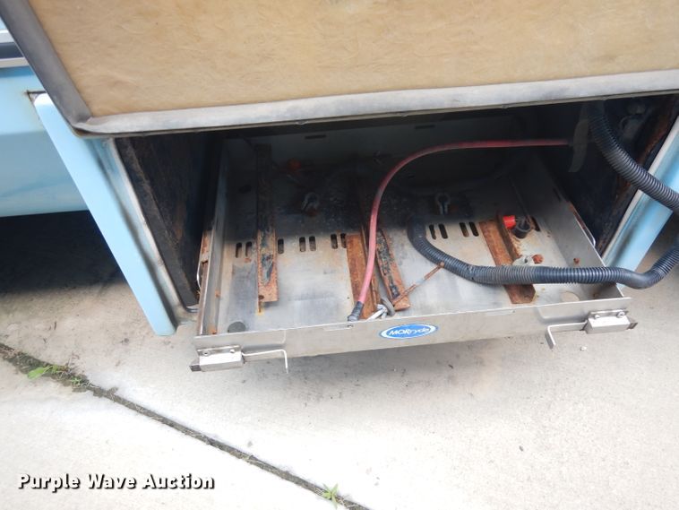 image for item DG0741 2011 Ford E450 Super Duty ElDorado  shuttle bus