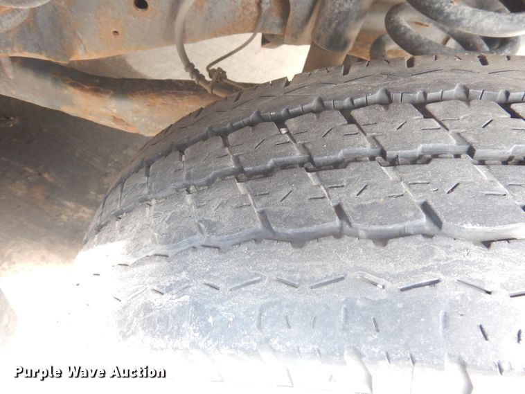 image for item DG0741 2011 Ford E450 Super Duty ElDorado  shuttle bus